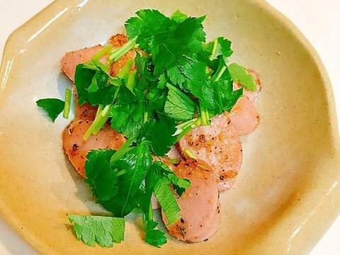 魚肉ソーセージとみつ葉で作る☆ガーリック味おつまみ
